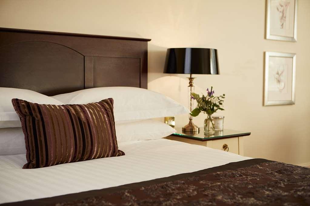 Macdonald Kilhey Court Hotel Wigan Room photo