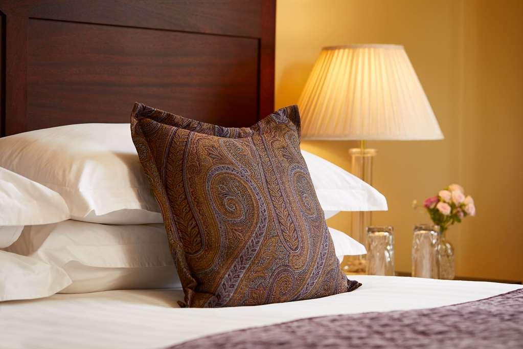 Macdonald Kilhey Court Hotel Wigan Room photo