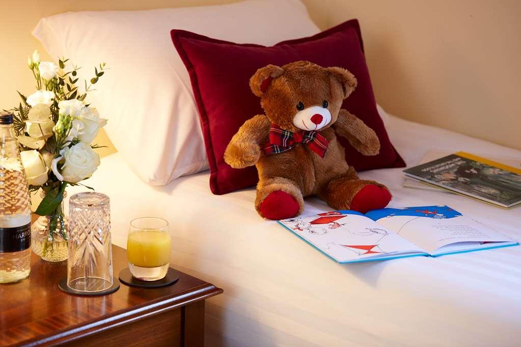 Macdonald Kilhey Court Hotel Wigan Room photo